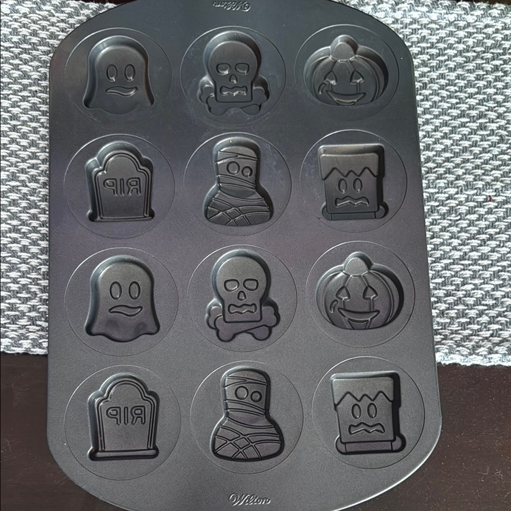 Wilton Halloween Cookie Mold